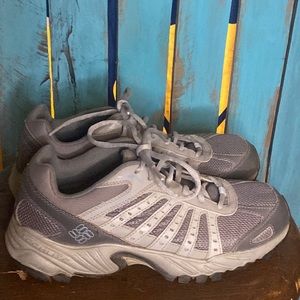 Columbia women’s Whitney Ridge low hiking boots size 8.5 gray blue Techlite